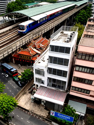 เช่าอาคารพาณิชย์ ถนนสาทรใต้ : BTS สุรศักดิ์ 800 ม อาคารพาณิชย์ 5.5 ชั้น+ชั้นลอย 5 นอน จันทน์26-32 เจริญราษฎร์ 6 น้ำ ย่านสาทร สมาคมแต้จิ๋วตลาดสะพาน 2 400 ม.ให้เช่า