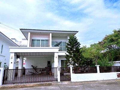 บ้านเดี่ยว ม.เกษตรศาสตร์ ศรีราชา : ขายบ้านเดี่ยว หมู่บ้านคริสตัลพลัส ศรีราชา ทำเลดี ใกล้แหล่งชุมชน