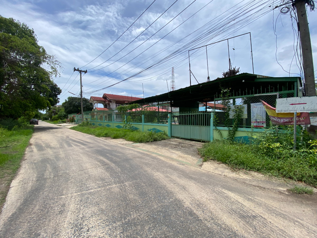 รูป ขายบ้านเดี่ยว ทำเลดี พื้นที่กว้าง อยู่ติดกับศาลาว่ากลางสิงห์บุรี อยู่ห่างจากถนนใหญ่ 150 เมตร บ้านเดี่ยวพร้อมอยู่ 2 ชั้น - รูปที่ 11/41