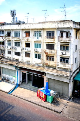 เช่าอาคารพาณิชย์ วิทยาลัยพณิชยการบางนา : อาคารพาณิชย์ 4 ชั้น ApLรามคำแหง 1.5 กม. ติดถนนพัฒนาการ 4นอน แยกคลองตัน 800 ม. 4น้ำ 19 ตร.ว. 300 ตร.ม.ทางด่วนศรีรัช 900 ม.