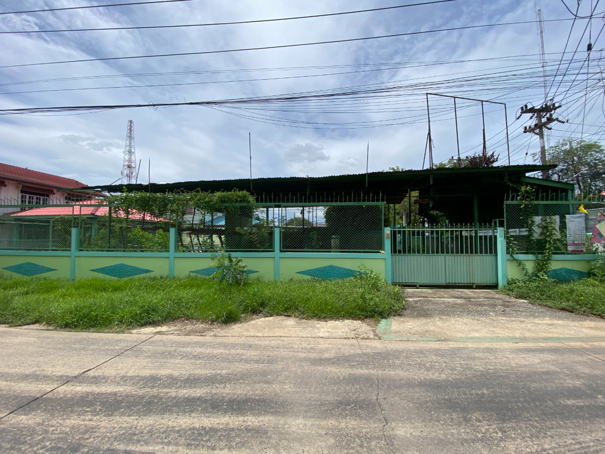 รูป ขายบ้านเดี่ยว ทำเลดี พื้นที่กว้าง อยู่ติดกับศาลาว่ากลางสิงห์บุรี อยู่ห่างจากถนนใหญ่ 150 เมตร บ้านเดี่ยวพร้อมอยู่ 2 ชั้น - รูปที่ 12/41