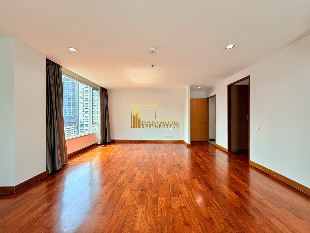 รูป Large 4 Bedroom Penthouse Apartment in Phrom Phong Area - BR0264AP - รูปที่ 28/47