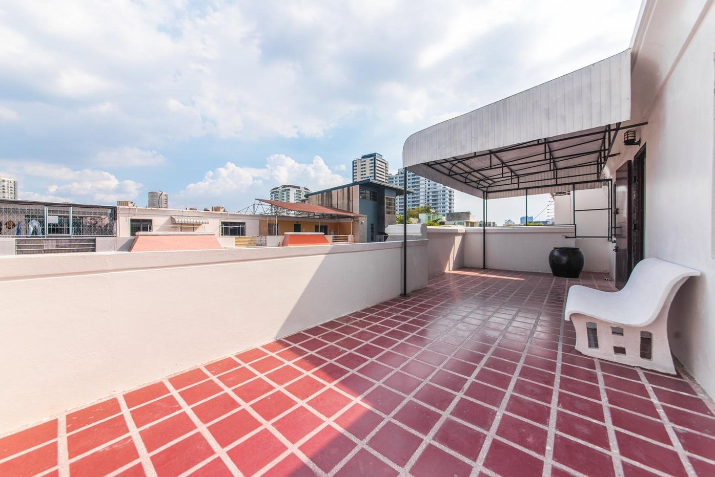 picture LTH6941 – Townhouse in Ekkamai FOR SALE 7 beds 5 baths Size 430 Sq.M. Near BTS Ekkamai Station ONLY 24.5 MB - 7/7
