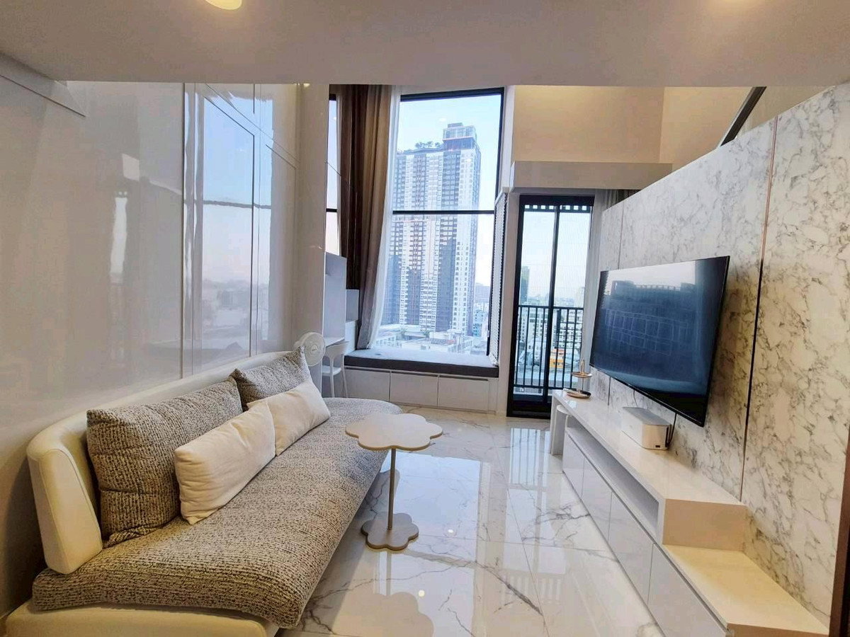รูป ✨ Modern Duplex ใจกลางรัชดา! SOHO Bangkok Ratchada 1 ห้องนอน เพดานสูง ในงบเพียง 30,000 - รูปที่ 2/9