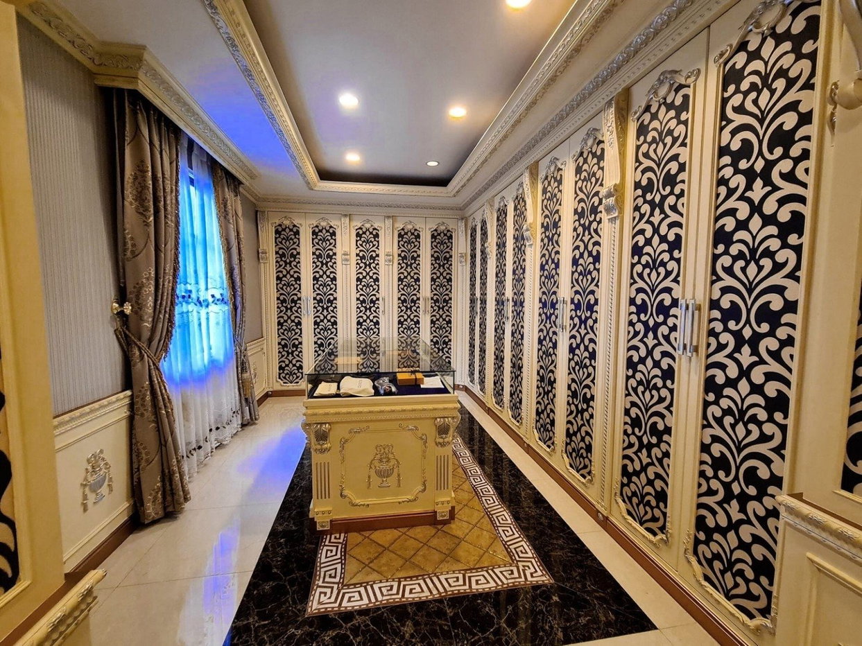 picture LTH7126 – Detached house with building FOR SALE in Prachauthit – Rama 2 5 beds 7 baths 1200 sq.M. Near BTS Bang Wa station ONLY 82.5 MB - 6/8