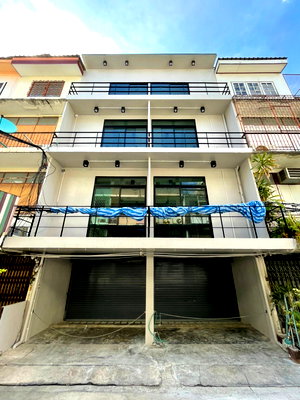 Apartment building for sale เมอร์รี่คิงส์(วังบูรพา) : LTH6690 – Commercial Building FOR SALE in Surasak Size 340 Sq.M.Near BTS Surasak Station ONLY 19.8 MB