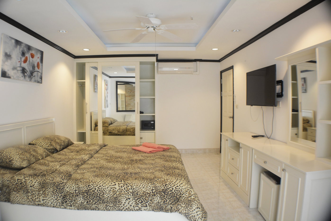 รูป 1 Bed Condo for Sale at Jomtien Beach Condominium in Pattaya - รูปที่ 10/14