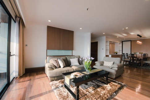 LTH6457 – Apartment for rent in Asoke 3 beds 3 baths Size 220 Sq.M. Near BTS Asoke station ONLY 110k/month