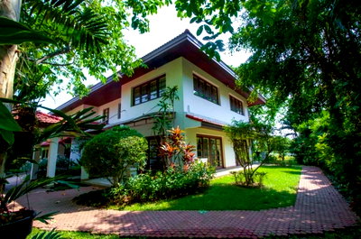 เช่าบ้านเดี่ยว ม.อัสสัมชัญ บางนา : LTHC6532 – House FOR RENT in Bang Na 3 beds 4 baths 750 sq.M.Near BTS Bang Na station ONLY 150k/month