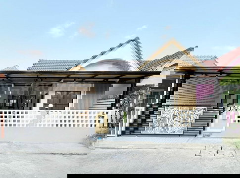 ขายบ้านแฝด 1 ชั้น ม.นันทวัน 4 ซ.เลียบวารี 53 เนื้อที่ 27.6 ตรว 3นอน 2น้ำ ปูกระเบื้องใหม่ทั้งหลัง