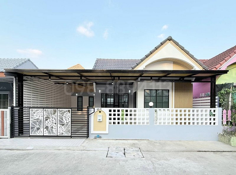 รูป ขายบ้านแฝด 1 ชั้น ม.นันทวัน 4 ซ.เลียบวารี 53 เนื้อที่ 27.6 ตรว 3นอน 2น้ำ ปูกระเบื้องใหม่ทั้งหลัง - รูปที่ 1/8