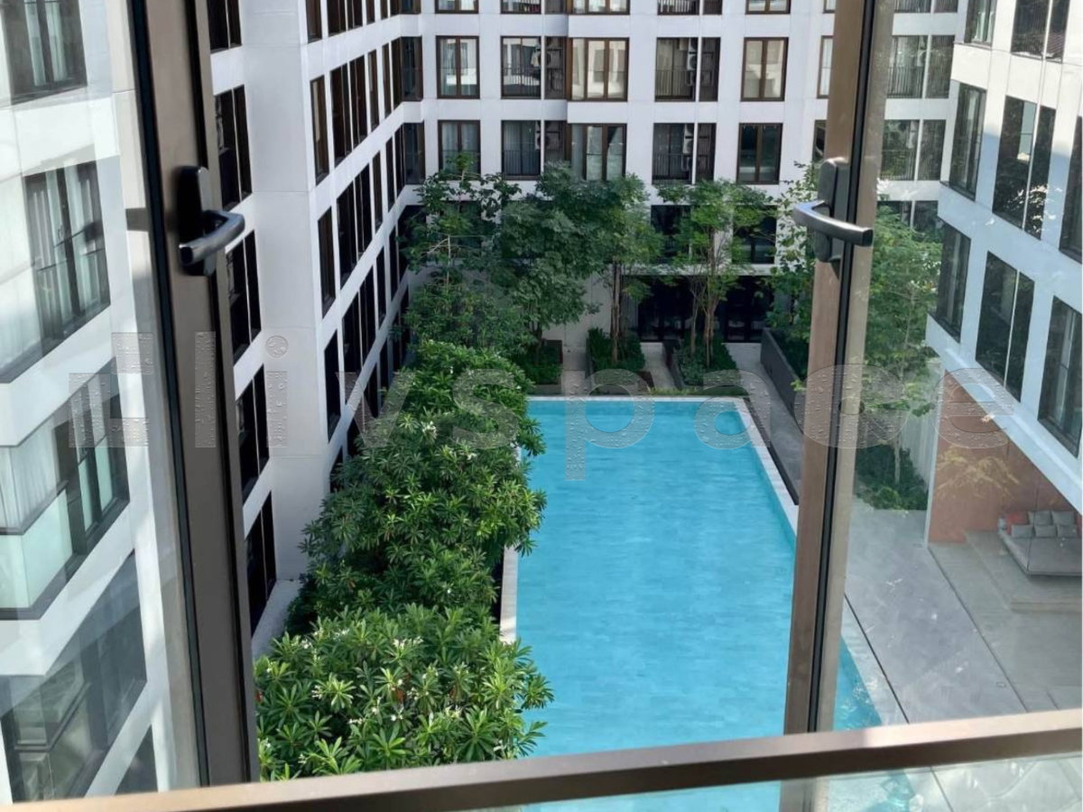 รูป ▚ LH176ツ ให้เช่า: Chapter Thonglor 25 1BR 57.2ตรม. 45K🏙️🏊 ห้องหายาก! ห้องมุม วิวสระว่ายน้ำเต็มๆ แต่งสวย พร้อมอยู่ ใจกลางทองหล่อ - รูปที่ 3/6