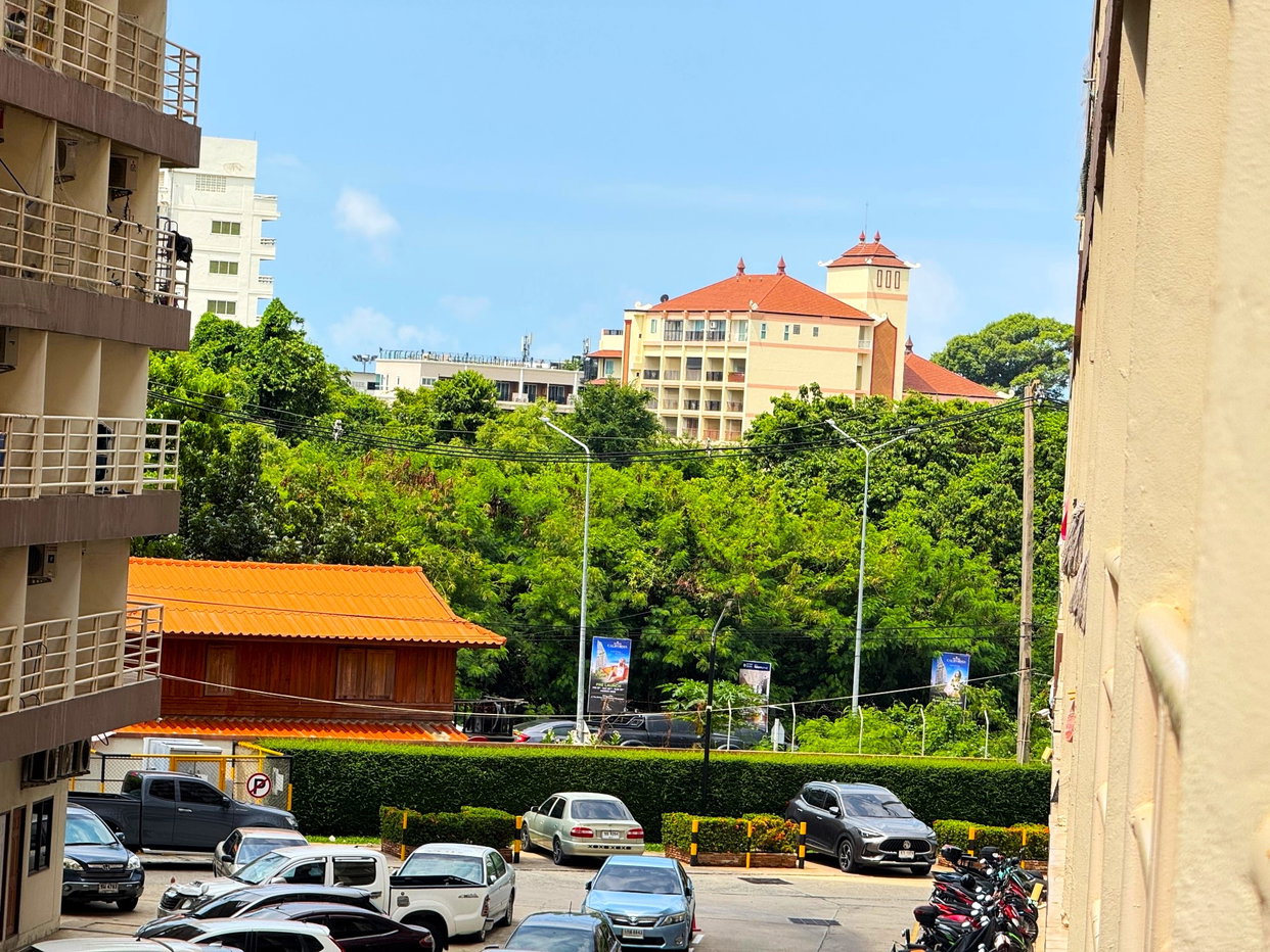 picture Studio Condo for Sale at Jomtien Beach Condominium in Pattaya - 18/19