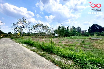 ที่ดิน กรุงเทพมหานคร : ขายที่ดิน 105 ตร.ว. หมู่บ้านสวัสดิการ กรป.กลาง  เทิดราชัน 27 ใกล้สนามบินดอนเมือง