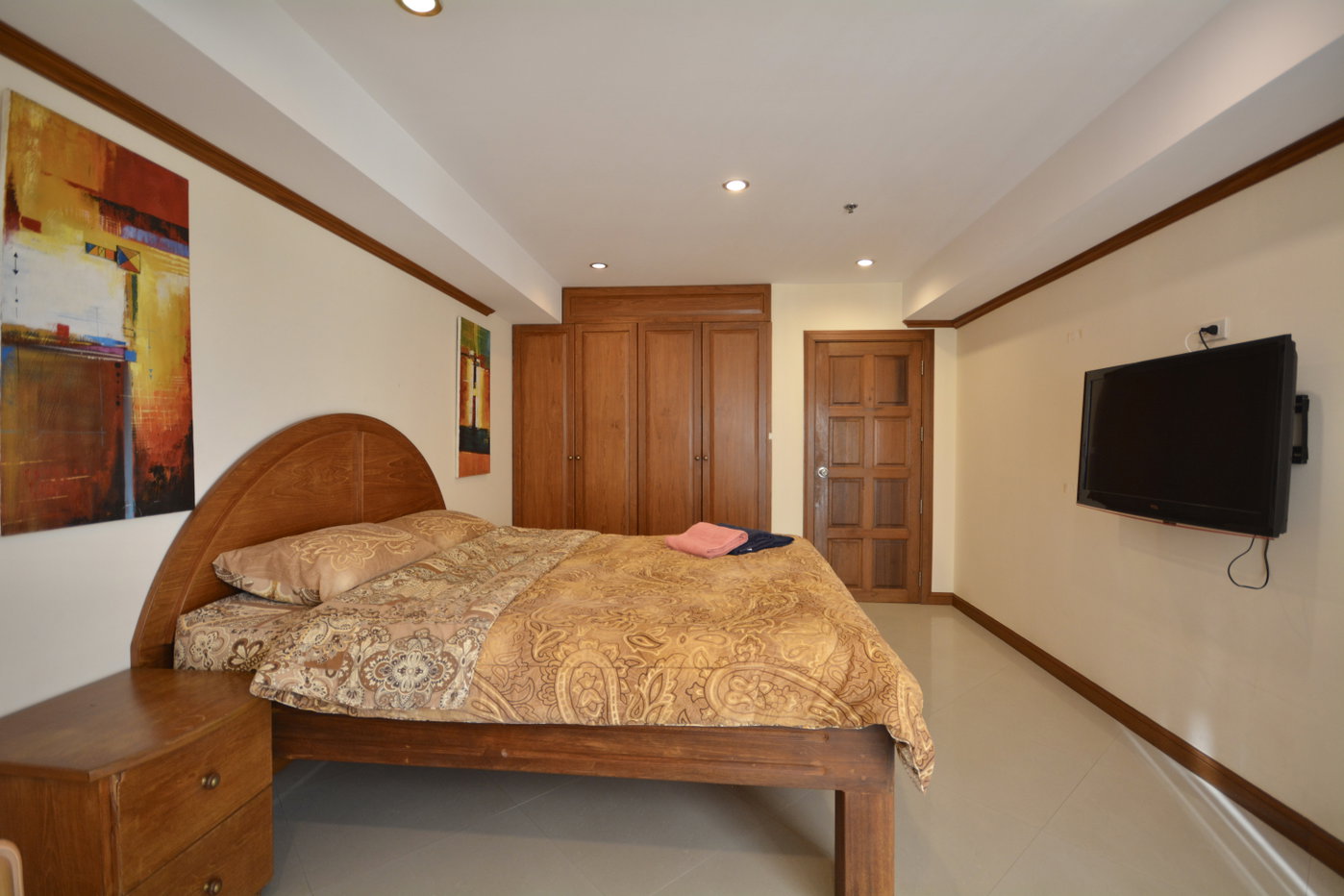 รูป 2 BedCondo for Rent at Jomtien Beach Condominium in Pattaya - รูปที่ 13/19