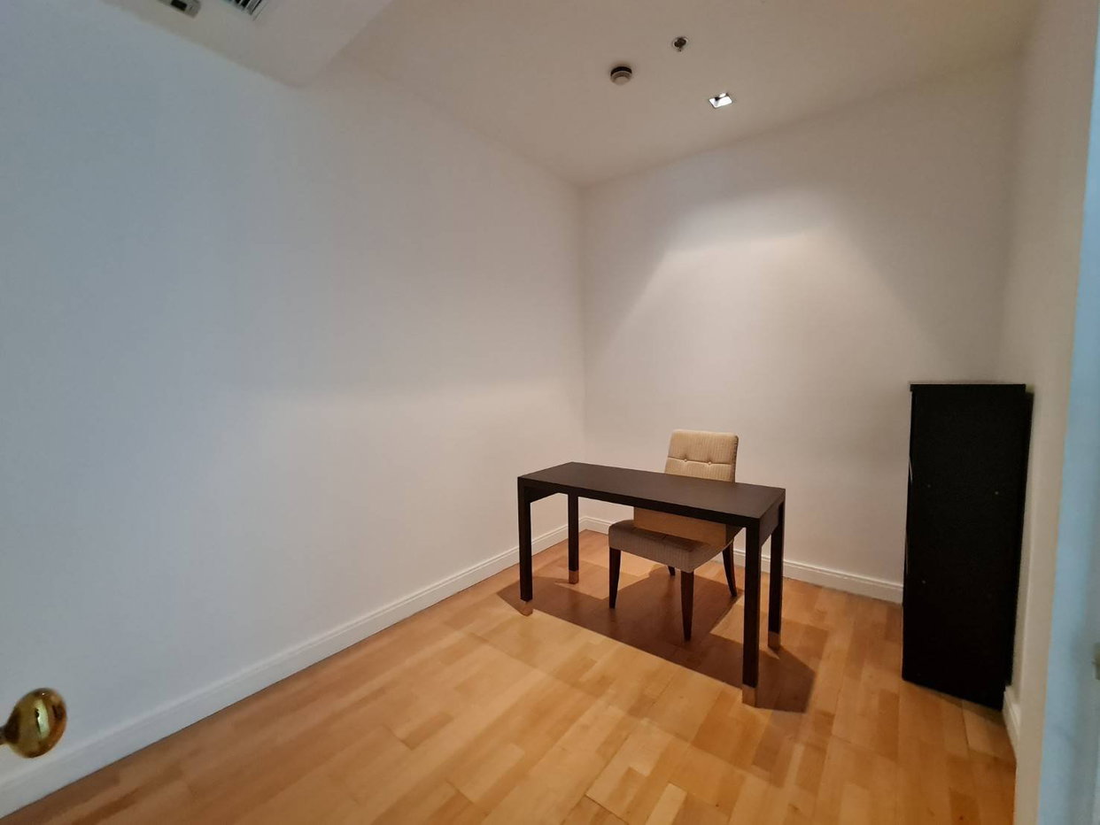 รูป LTHC6484 – Athenee Residence FOR RENT 3 beds 3 baths Size 197 Sq.M. Near BTS Phloen chit stations ONLY 130k/month - รูปที่ 4/6