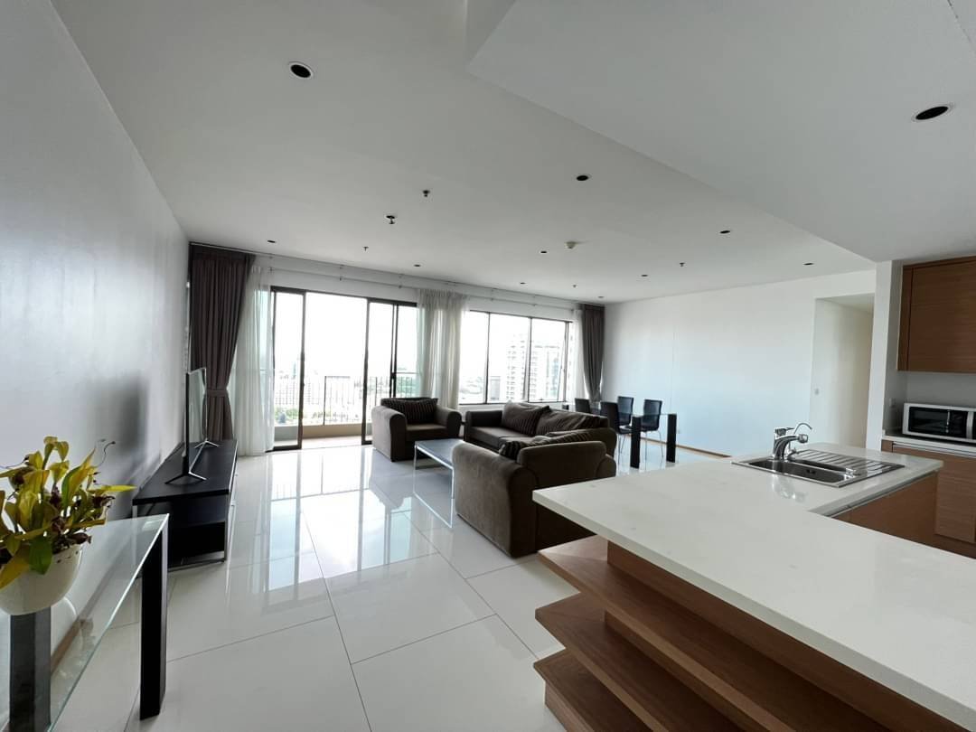 รูป LTHC6571 – The Emporio Place FOR RENT 3 beds 4 baths Size 169 Sq.M.Near BTS Phrom Phong stations ONLY 100k/month - รูปที่ 1/7