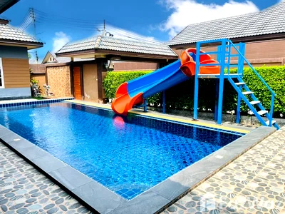 เช่าบ้านเดี่ยว ชลบุรี : วิลล่าให้เช่า 6 ห้องนอน ในโครงการ เบญวดีรีสอร์ท 6127576