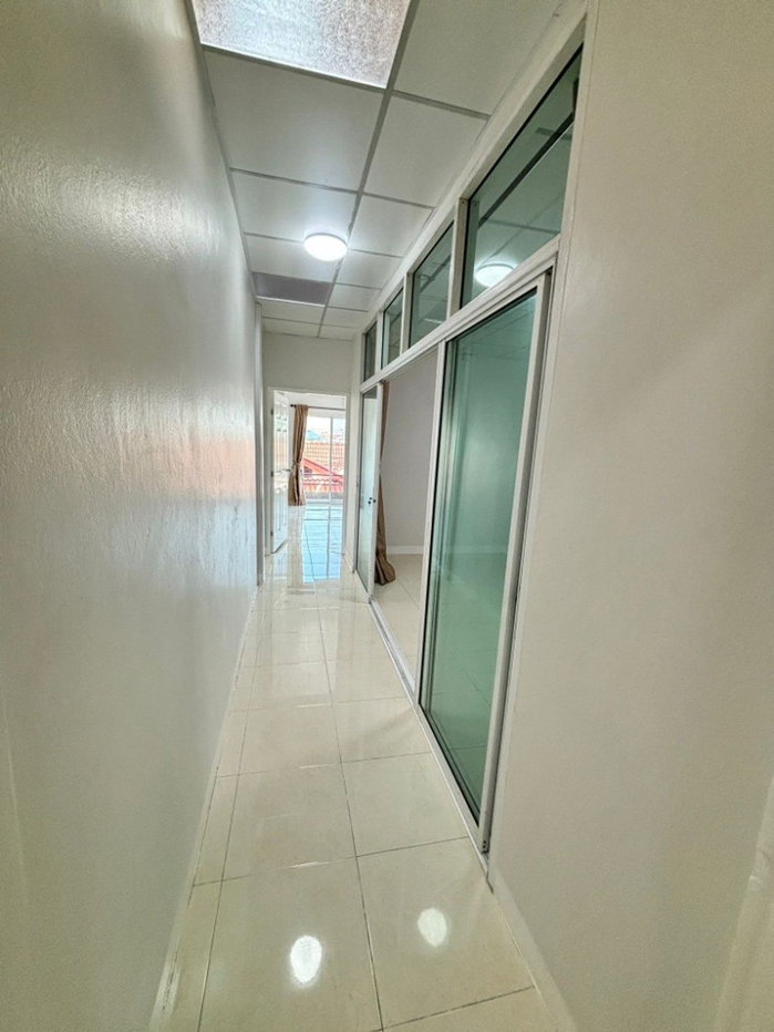 รูป #ให้เช่าทาวน์เฮ้าส์2ชั้น  รีโนเวทใหม่มากๆ 3ห้องนอน แอร์2 ตัว #หมู่บ้านเลิศอุบล5 ซ.สวนสยาม3 ราคา 10,000 ฿/เดือน ถ.รามอินทรา #ใกล้แฟชั่นไอส์แลนด์ 2 กม - รูปที่ 17/19