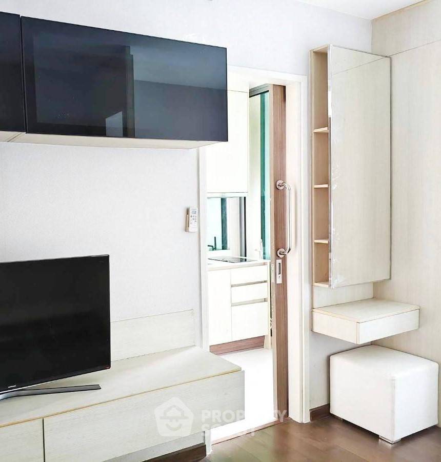 รูป คอนโด สตูดิโอ ที่ คิว อโศก ใกล้ MRT เพชรบุรี (ID 2747460) - รูปที่ 3/4