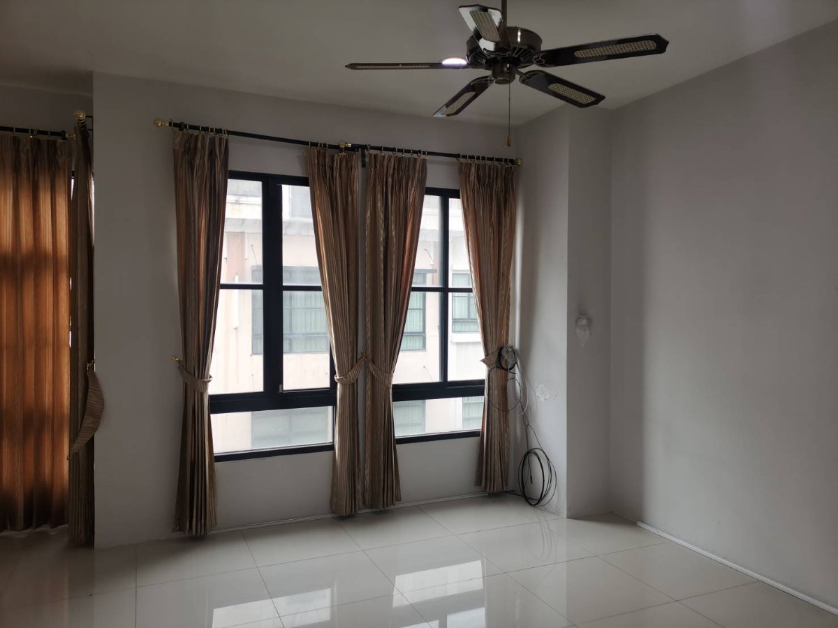 รูป ให้เช่าโฮมออฟฟิศ ม.บ้านกลางเมือง เออร์บาเนี่ยน ลาดพร้าว – วังหิน ใจกลางลาดพร้าว เชื่อมต่อเมือง ใน 5 นาที คุณบี โทร 064-146-6445 (R005 AGBE) - รูปที่ 27/32