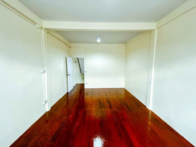 รูป ทาวน์เฮาส์ 3 ชั้น 3นอน 2น้ำ 18ตร.ว. ถ.ลาดพร้าว104-113 รพ.เวชธานี 300 ม. แฮปปี้แลนด์ เดอะมอลล์บางกะปิ - รูปที่ 8/8