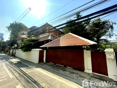 เช่าบ้านเดี่ยว วัน แบงค็อก   : วิลล่าให้เช่า 4 ห้องนอน ใน คลองตัน, กรุงเทพมหานคร 2014070