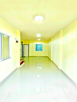 เช่าทาวน์โฮม ถนนสุขสวัสดิ์ : ทาวน์เฮ้าส์ 2 ชั้น 3 นอน 2 น้ำ WashXpress ซอยวัดใหญ่ ใกล้วัดเอี่ยมประชามิตร 400 ม.20 ตร.ว. 160 ตร.ม. รร.วัดแหลมฟ้าผ่า 1.8 กม.