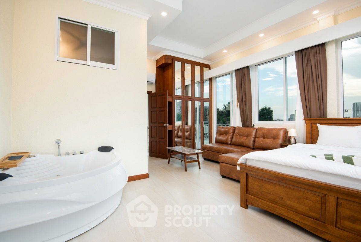 รูป วิลล่า 10-ห้องนอน ที่ พระตำหนัก เรสซิเดนซ์ วิลล่า รีสอร์ท ใกล้ ถนนพระตำหนัก พัทยา (ID 2755851) - รูปที่ 11/20