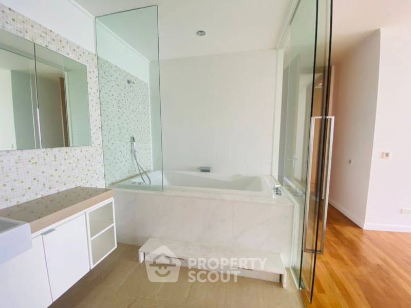 รูป คอนโด 2-ห้องนอน ที่ นอร์ทพอยท์ คอนโดมิเนี่ยม ใกล้ พัทยาเหนือ (ID 1000423) - รูปที่ 6/18