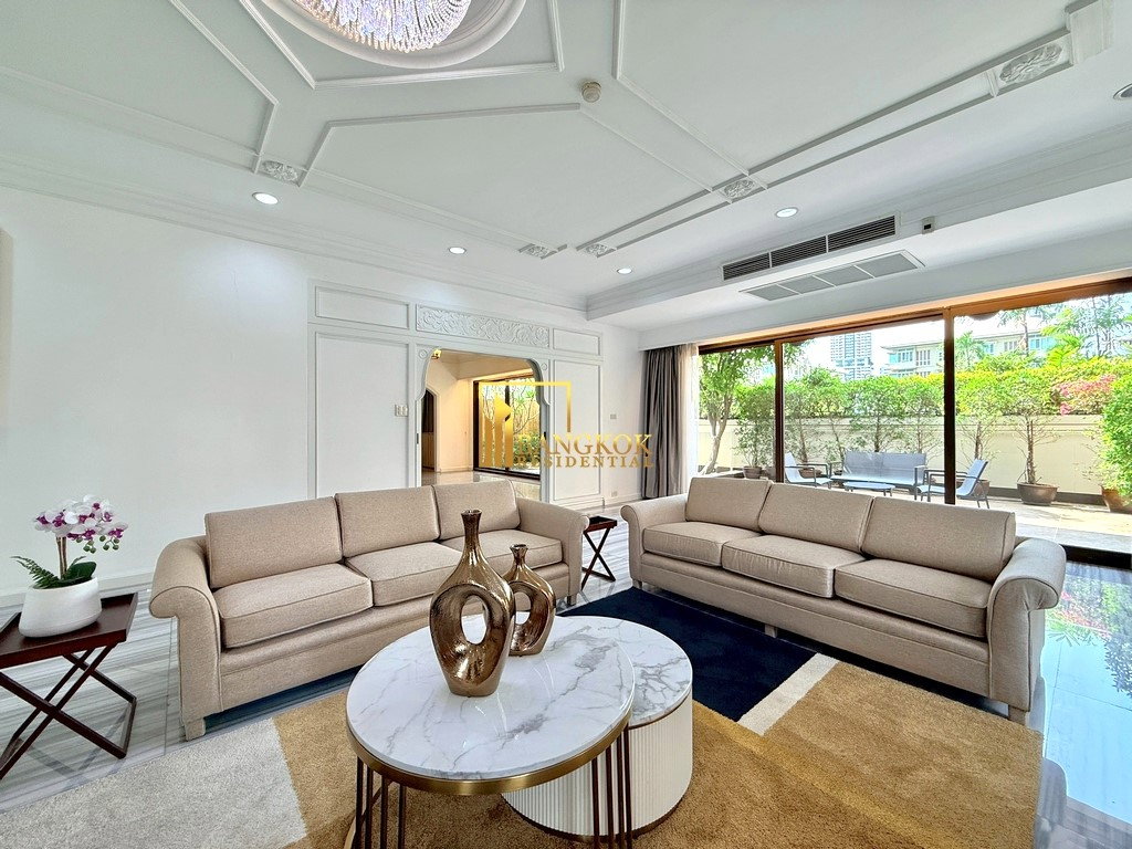รูป Elegant 4 Bedroom Penthouse Apartment in Phrom Phong - BR20104AP - รูปที่ 2/61