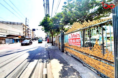 ที่ดินให้เช่า : ให้เช่าที่ดิน 278 ตรว. ติดถนนเอกชัย  พร้อมอาคาร 2 ชั้น 400 ตรม. บางขุนเทียน จอมทอง