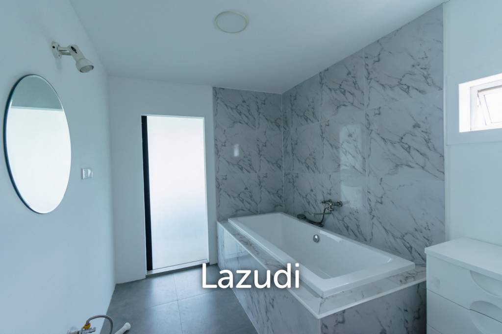 picture MODERN LOFT-STYLE CONTAINER HOME : 4 bed on large plot 2 rai - 19/46