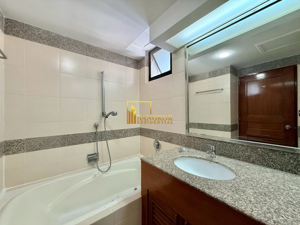 รูป President Park | Spacious 3 Bed Condo For Rent in Phrom Phong - BR3967CD - รูปที่ 23/37