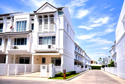 เช่าทาวน์โฮม สยามดิสคัฟเวอรี่ : HR3332ให้เช่าทาวน์โฮม 3 ชั้น หลังมุม The Terrace ติวานนท์ ตกแต่ง Built-In ทั้งหลัง ทำเลศักยภาพ ใกล้ MRT กระทรวงสาธารณสุข เพียง 800 เมตร