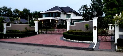 บ้านเดี่ยว นิคมไฮเทค บ้านหว้า : ขายบ้านเดี่ยว 2 ชั้น เนื้อที่ 3 ไร ่26 ตารางวา ใน สนามกอล์ฟ นอร์ทเทิร์น รังสิต กอล์ฟคลับ วังน้อย