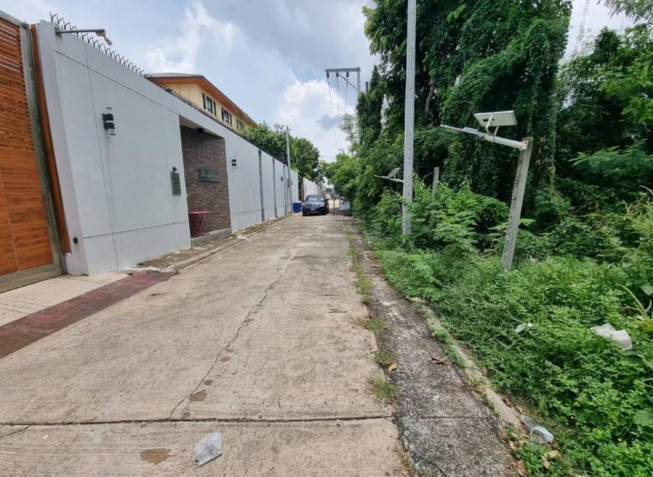 picture LTH6962 – Land FOR SALE in Punnawithi size 460 Sq.Wah.BTS Punnawithi Station ONLY 54.5 MB - 2/5