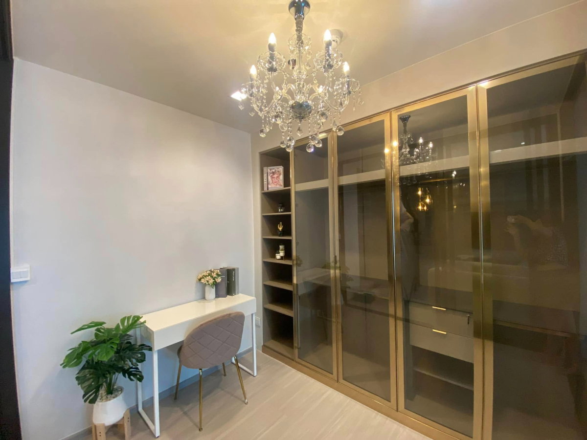 รูป Life Sathorn Sierra【𝐑𝐄𝐍𝐓】🔥ห้องดีไซน์เรียบหรู คงความโคซี่ เรียบง่ายสบายตา จัดสเปซลงตัว🔥 ติดต่อไลน์ไอดี: @hacondo - รูปที่ 5/10