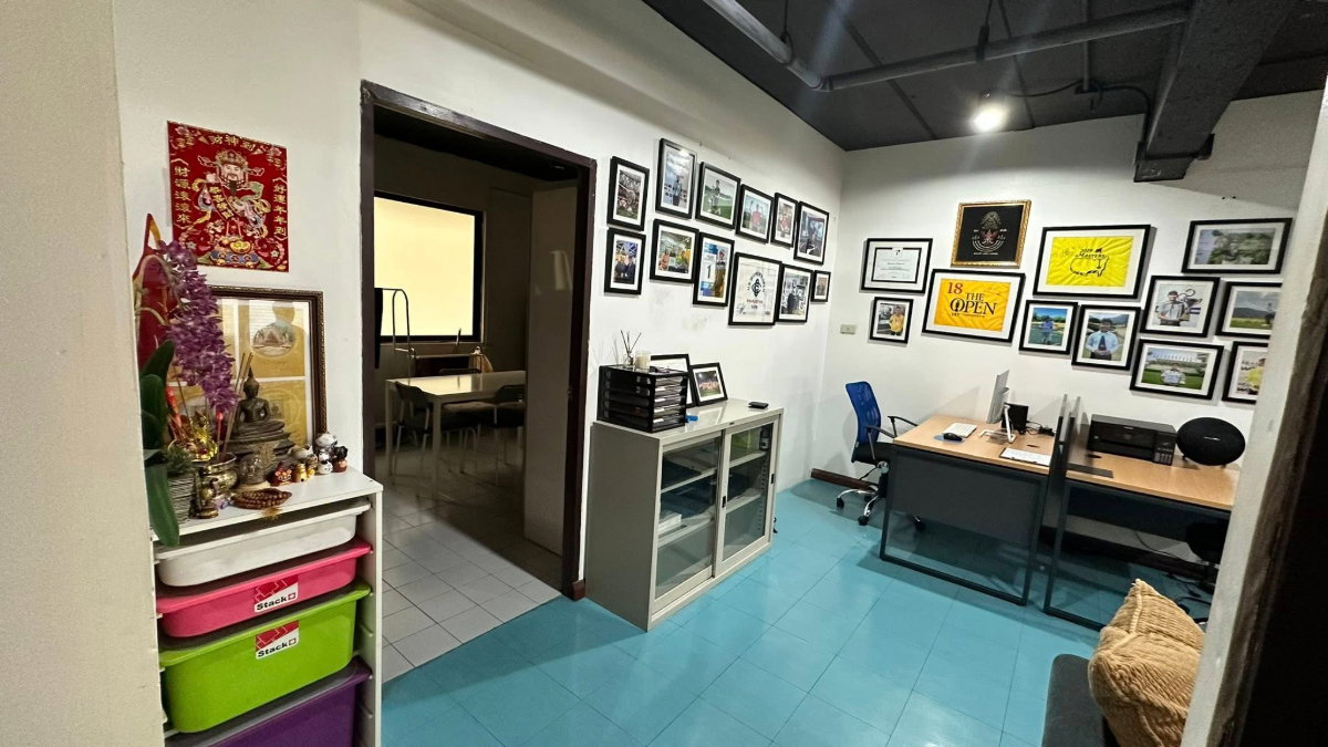 รูป ปล่อยเช่าตึก3ชั้น RCAพระราม9 ตรงข้ามRoute66 ออฟฟิศ สำนักงาน ร้าน พิราทิส สตูดิโอ 3ชั้น 170ตรม ชั้น2-4 พื้นที่เป็นห้องเปล่าๆ มีแอร์ ไม่มีเฟอร์ 35,000 - รูปที่ 12/14