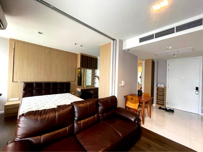 Condos for rent : Nara 9【𝐑𝐄𝐍𝐓】🔥Modern luxury room with elegant built-in furniture🔥 Contact Line ID: @hacondo
