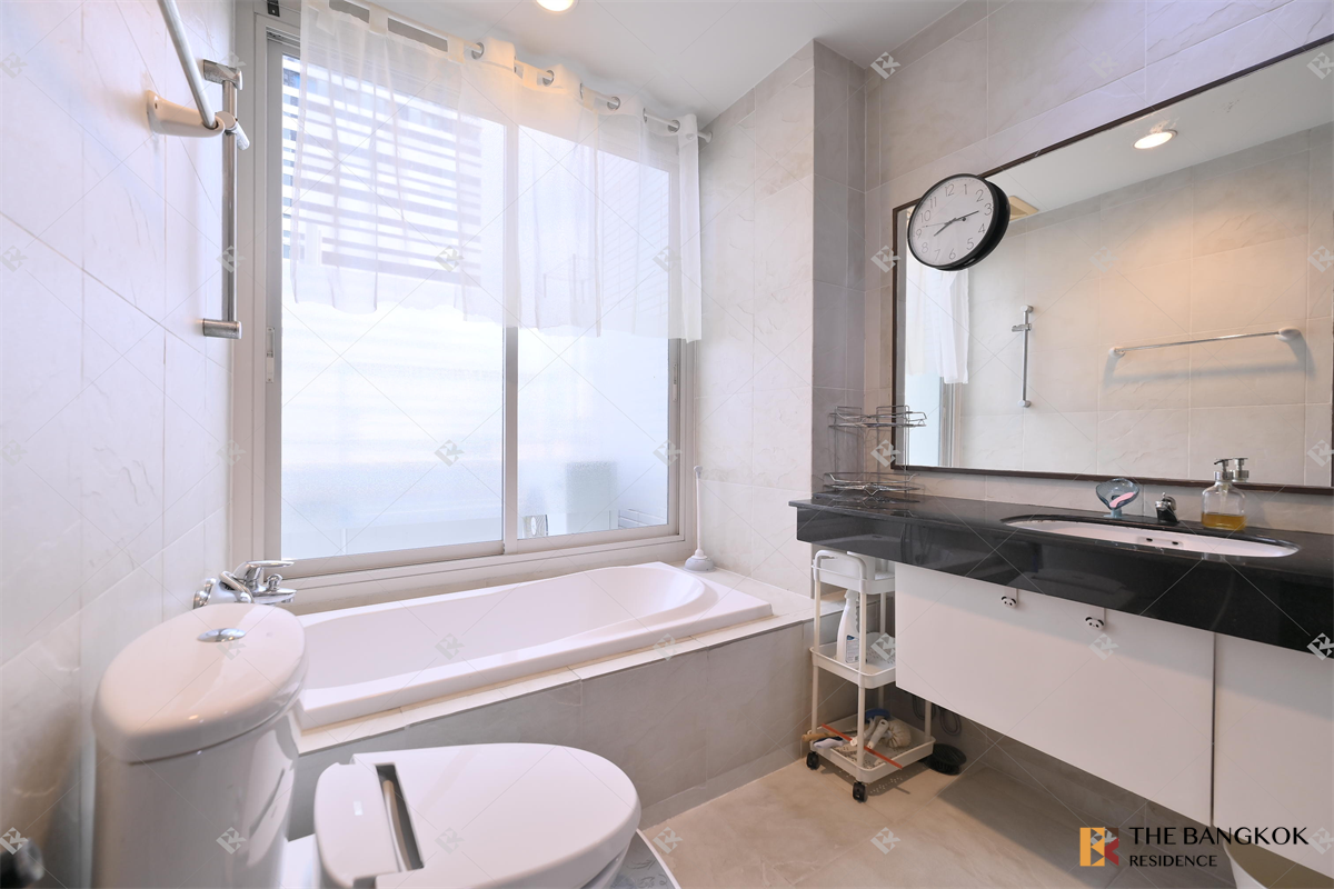 picture Special Unit, Quality Guaranteed by Top Brands Noble Ora Thonglor - 10/10