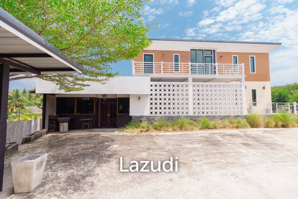 picture MODERN LOFT-STYLE CONTAINER HOME : 4 bed on large plot 2 rai - 32/46