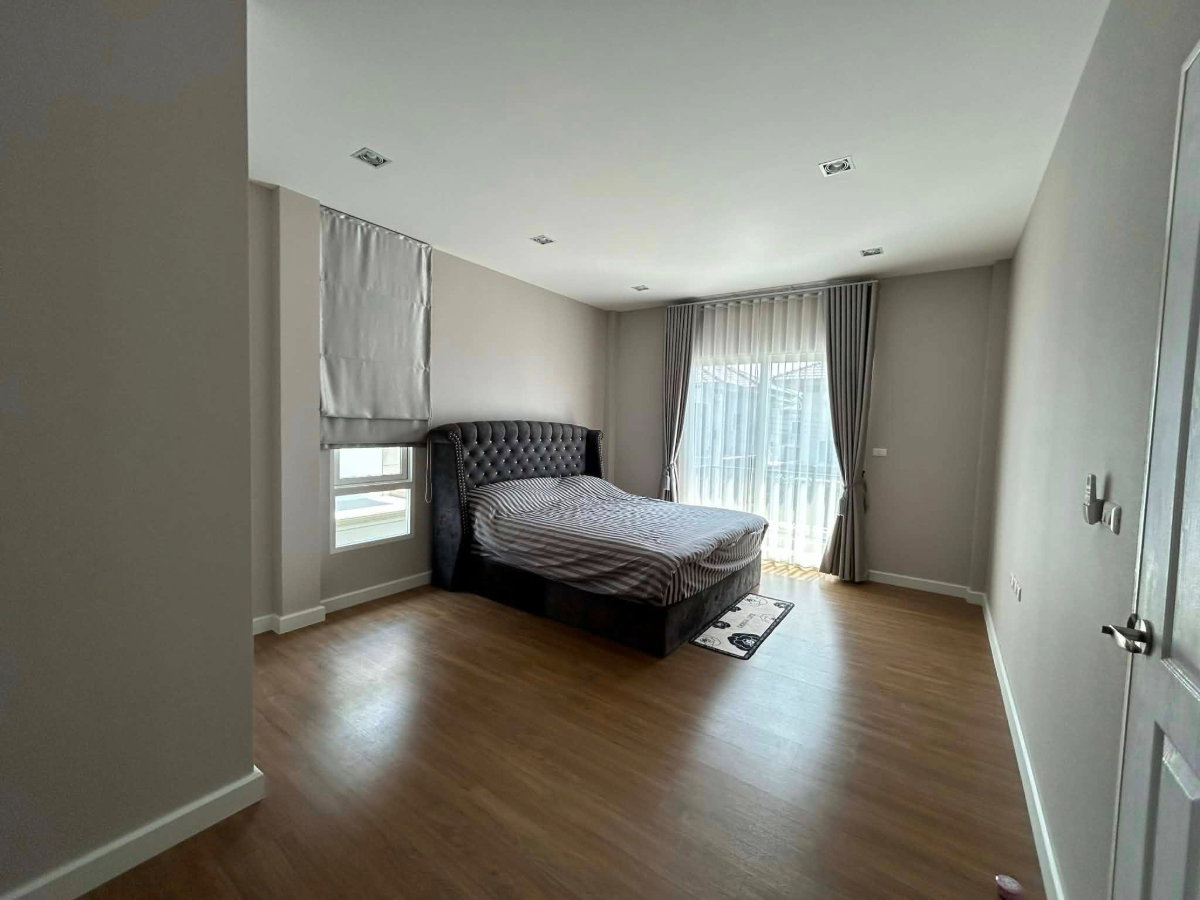 picture Grandio Phetkasem 81 for rent  ready to move in - 10/18