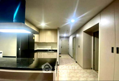 Condos for rent King's College International School Bangkok : 3-BR Condo at Modern Home Tower Condominium near MRT Wat Mangkon (ID 2756503)