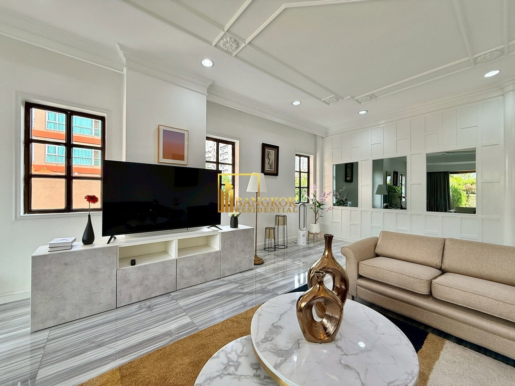 รูป Elegant 4 Bedroom Penthouse Apartment in Phrom Phong - BR20104AP - รูปที่ 4/61