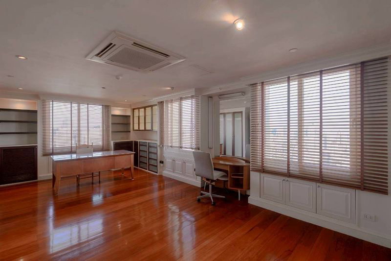 รูป #ขาย "Rare Item" คอนโด Las Colinas Duplex Penthouse ใจกลางอโศก | Size 698.47 Sqm. | 5 Beds | ชั้นบนสุด Build-in ครบพร้อมเข้าอยู่ - รูปที่ 4/16