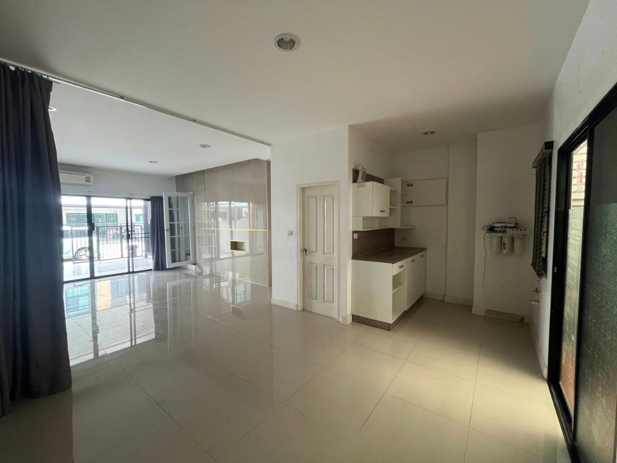 รูป S04-0099 Townhome for rent, Trio Romklao Project - รูปที่ 9/10