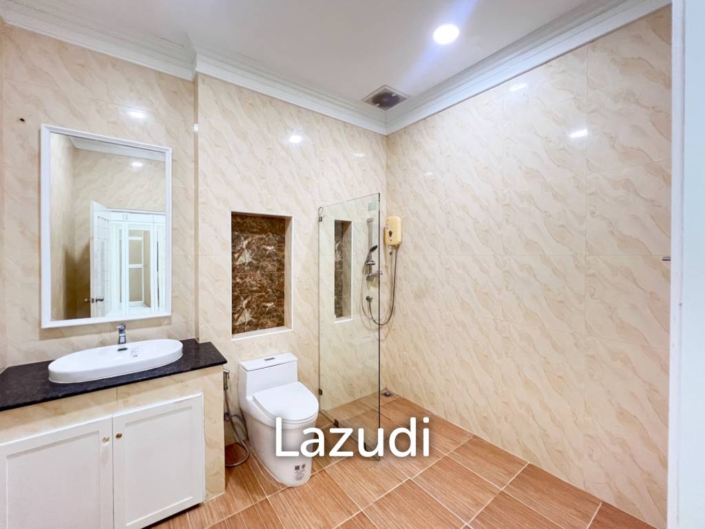 picture 4 Bedroom Detached Home on 4-2-74 Rai  in Hua Hin - 122/131