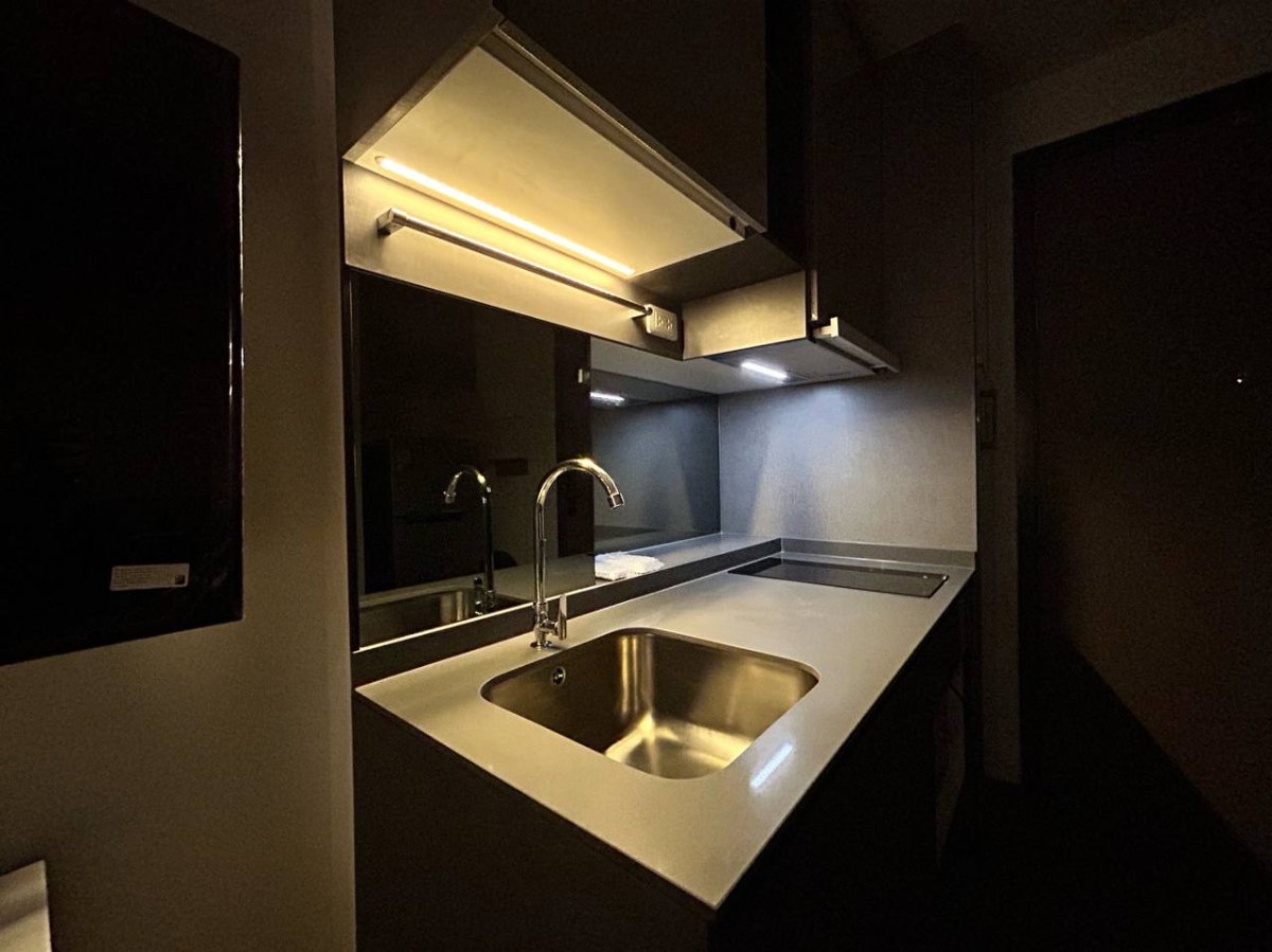 รูป Ideo Chula Samyan【𝐒𝐄𝐋𝐋 & 𝐑𝐄𝐍𝐓】🔥ห้องแต่งโมเดิร์นเรียบหรู เฟอร์lพรีเมี่ยมบิ้วอินลงตัวทุกมุม🔥 ติดต่อไลน์ไอดี: @hacondo - รูปที่ 6/7