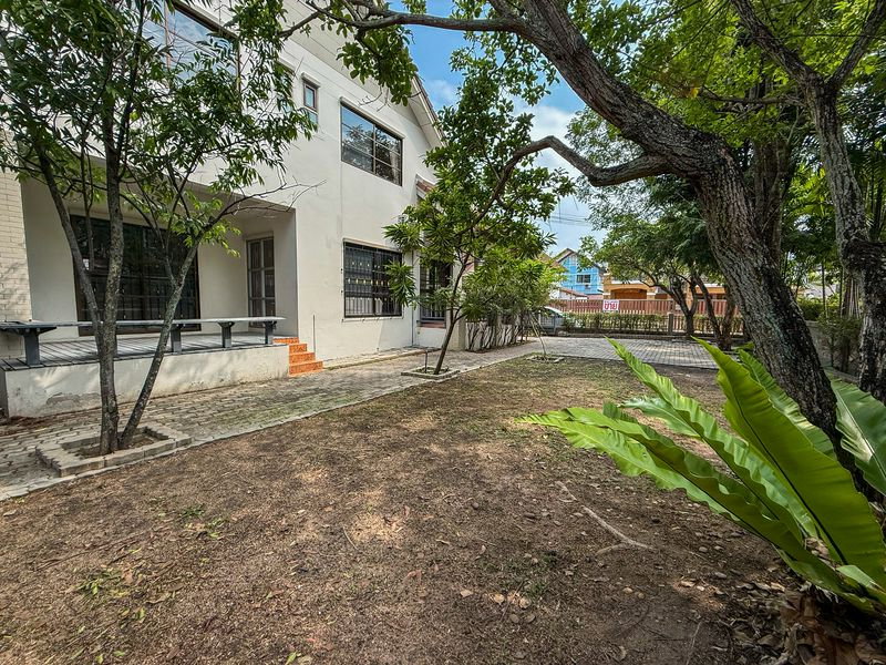 รูป ขายบ้านเดี่ยวมือสอง พร้อมเฟอร์ ใกล้ห้างเจปาร์ค ศรีราชา ชลบุรี  - รูปที่ 15/15